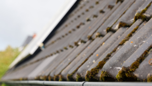 How to tell the age of a roof